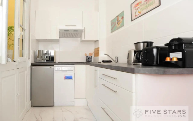 Studio 53 five stars holiday house