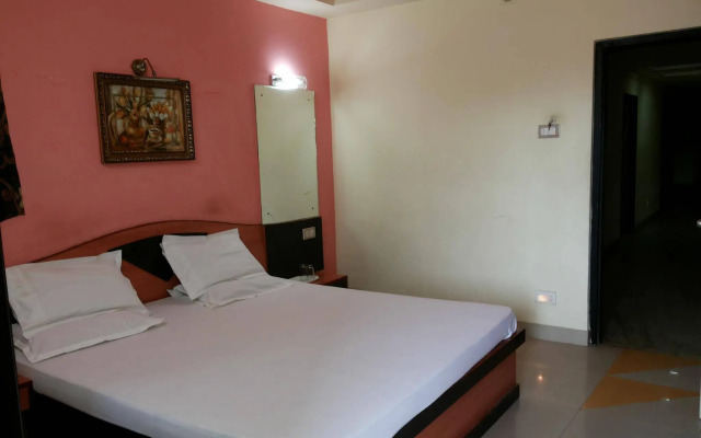 Hotel Trimurti Heights