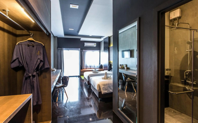 Cresco Hotel Buriram