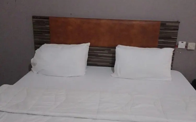Nippon Diamond Suites
