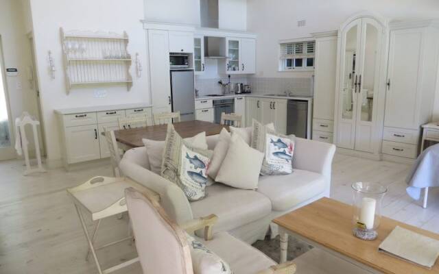 Constantia Valley Lodge