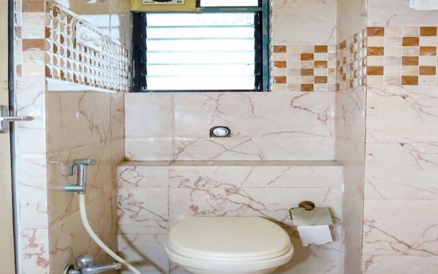 OYO 15262 Hotel Arya Regency