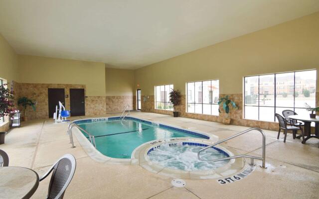 Comfort Inn & Suites Fort Worth - Fossil Creek