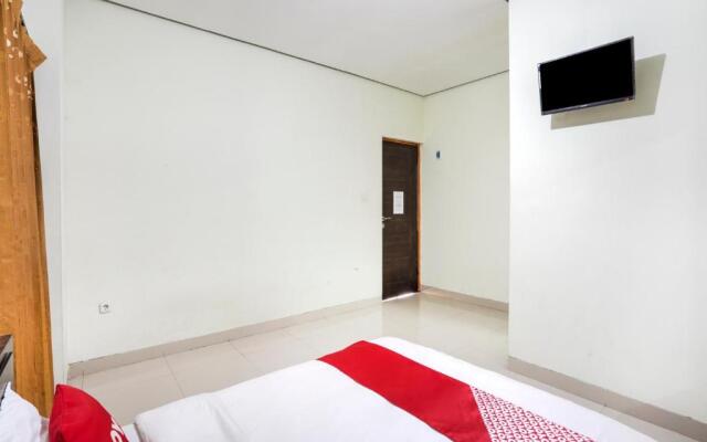 OYO 3842 Eiffel Ketintang Unesa Syariah