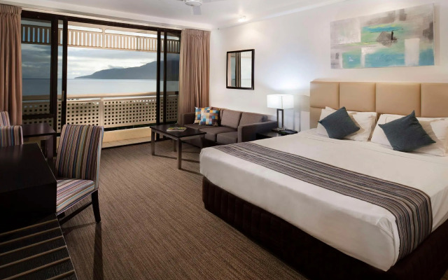 Rydges Esplanade Resort Cairns