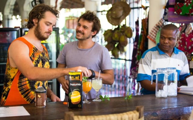 Distant Relatives Ecolodge & Backpackers