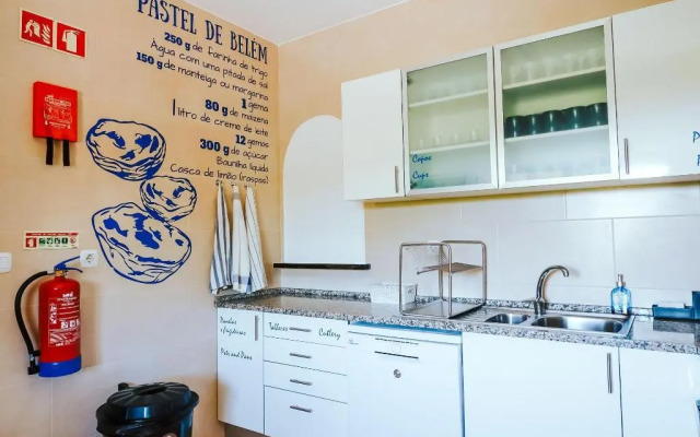 Help Yourself Hostels - Restelo