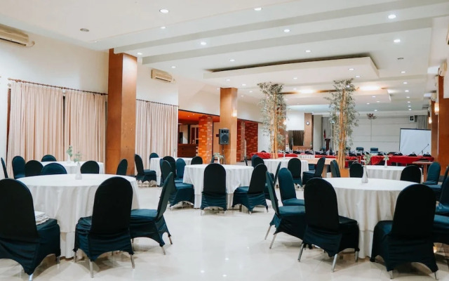 Tuwuh Hotel at Kayutangan