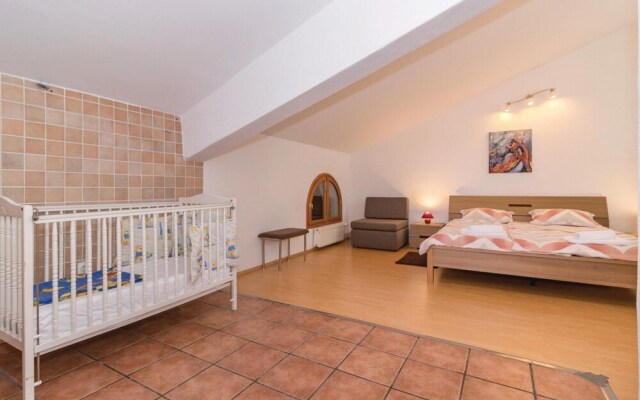 Stunning Home in Pula With Wifi and 6 Bedrooms