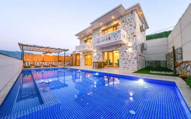Villa Jet by Akdenizvillam
