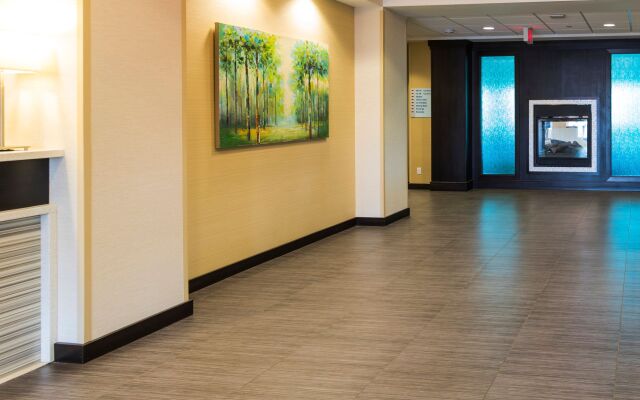 Holiday Inn Express & Suites Thunder Bay by IHG