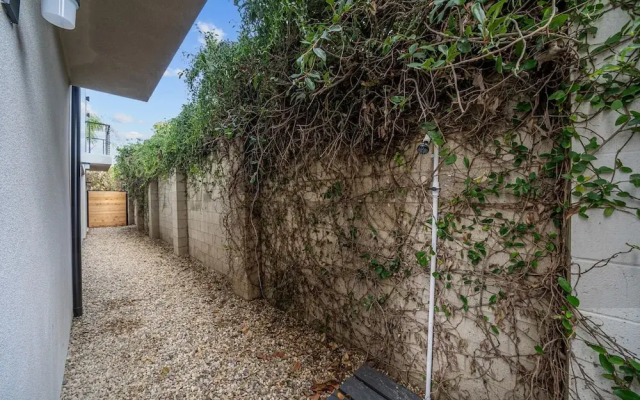 Rooftop Home With Ocean View Private Parking