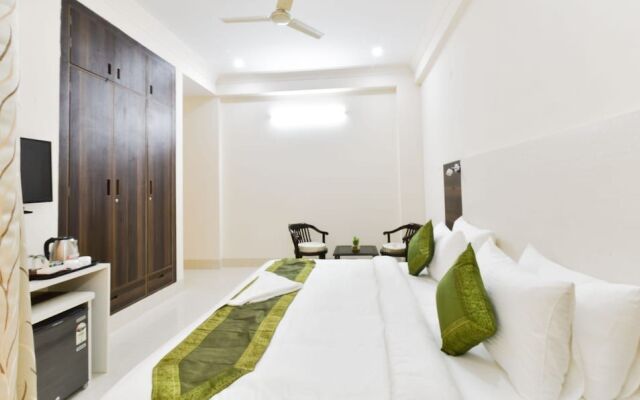 Treebo Essence Huda City Centre