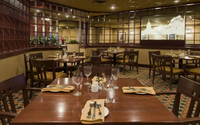 DoubleTree by Hilton Lansing