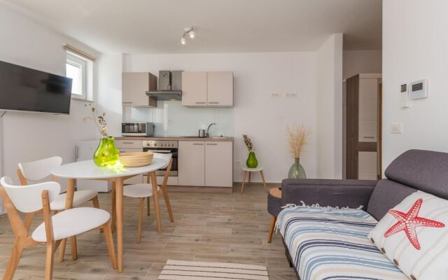 Awesome Apartment in Zadar With Wifi
