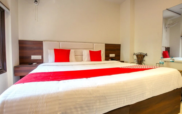 Hotel Midway by OYO Rooms