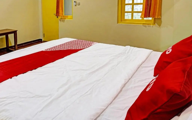 Oyo 91502 Kost Bu Lilies Syariah