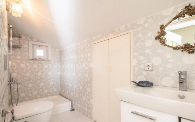 Luxurious Villa With Bosphorus View in Cengelkoy