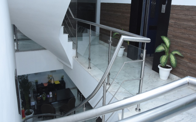 Capital O 605 Hotel Camria