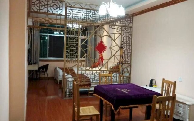 Fenghuang River Side Yaju Inn