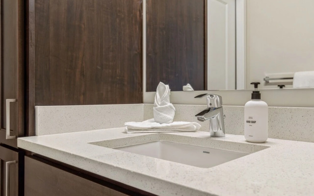 Kasa Lowry Hill Minneapolis