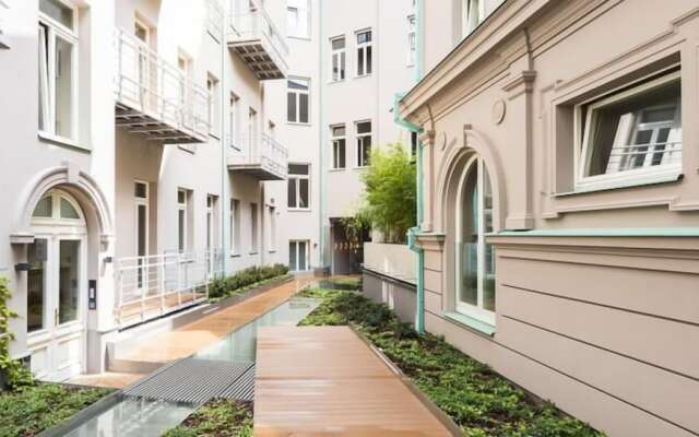 Old Town Apartment Spalena