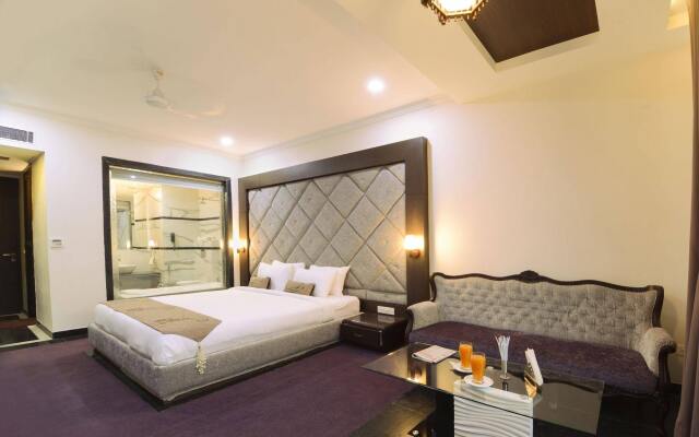 Hotel Crimson Palace