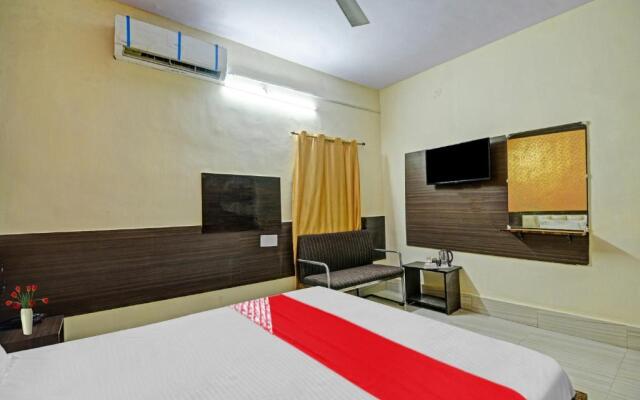 OYO 84859 Hotel Preet Palace