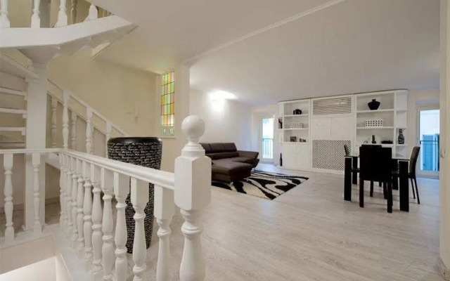 Black And White Suite