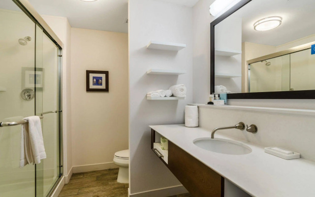 Flag Point Inn & Suites Pratt by FairBridge