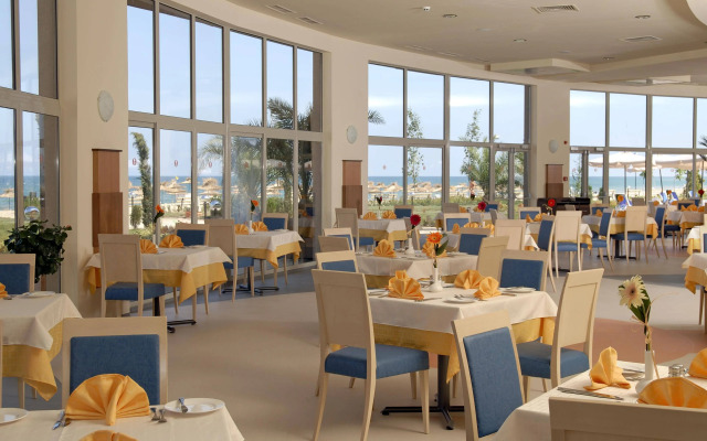 Sol Luna Bay Resort