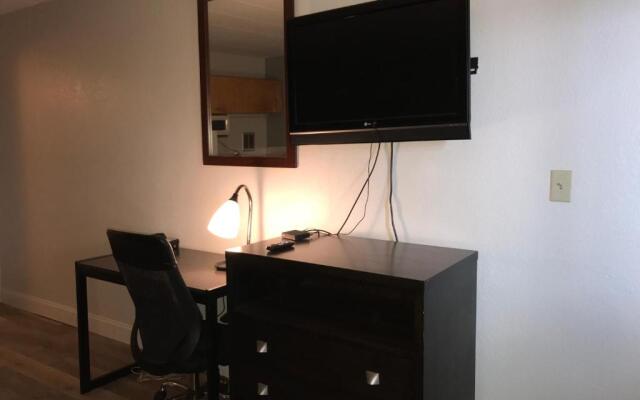 Belmont Inn And Suites