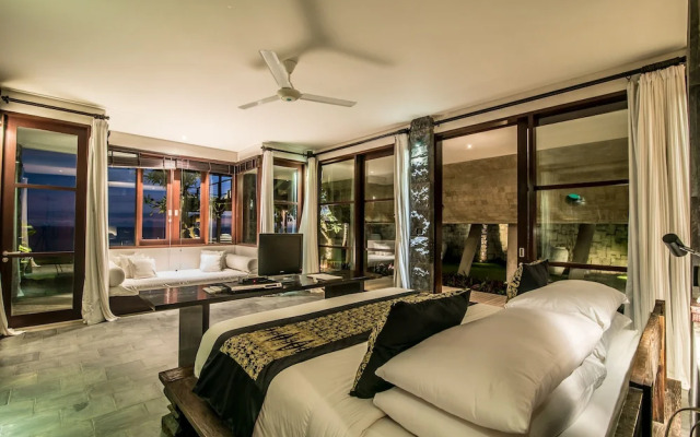 Absolute Cliff Front Pandawa Beach Villa