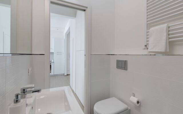 Trastevere White Apartment