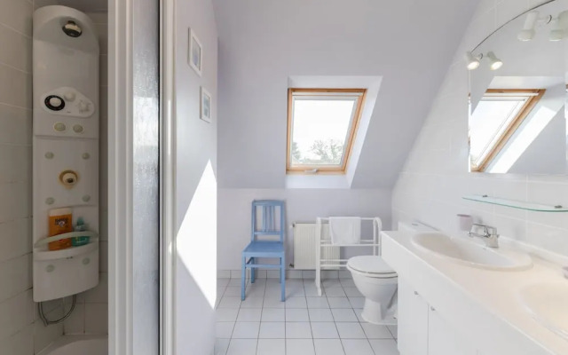 Family Home 2 Steps From the Beach