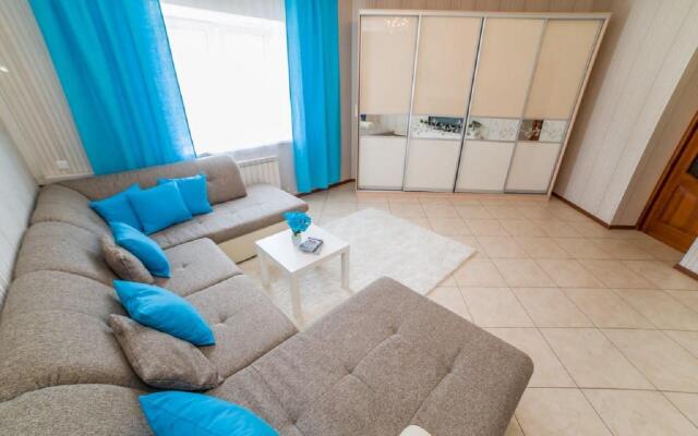 Европа Центр на улице Фролова 29