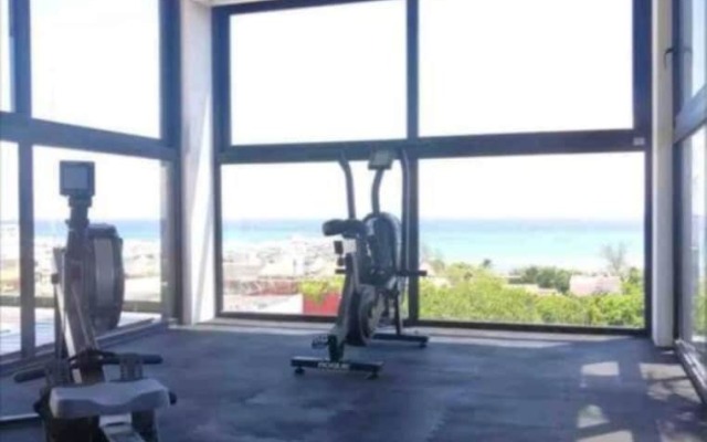 Luxury Sea view Studio on the 5th Av