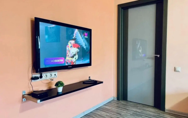 Диван и Чемодан на ул. Горский микрорайон, 11