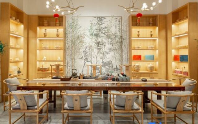 Zhuyouhui·LOFT Hotel (Guiyang Guanshanhu North High-speed Railway Station)