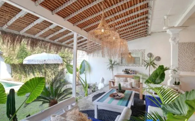 Affordable 4BR Villa | Seminyak-Canggu Border – Outside – Kerobokan Kelod