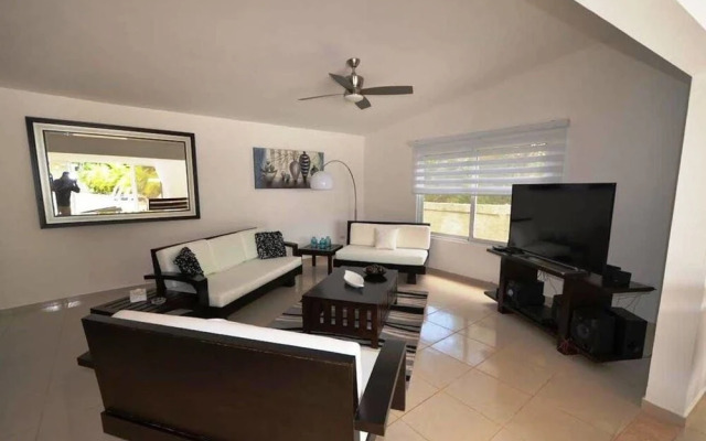 Specially Design 6 Bedroom Villa With King Beds