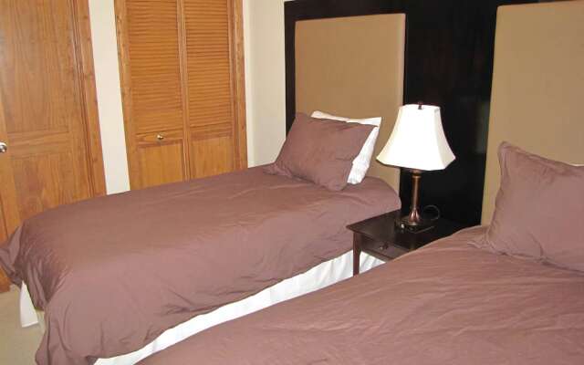 Willow Vistas - 2 Bedroom Luxury Condo with Hot Tub