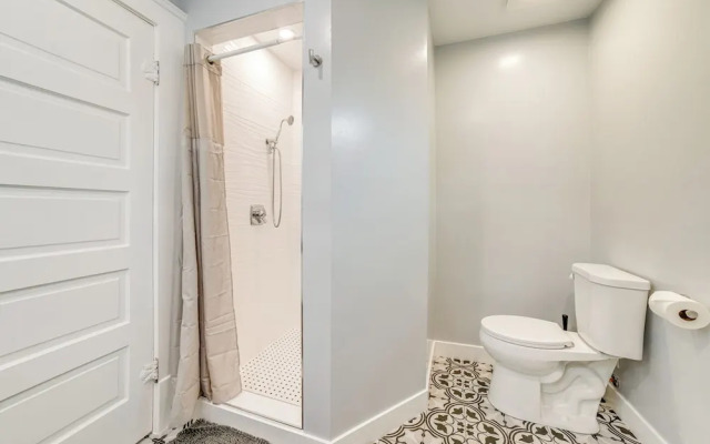 Walk to Midtown: Charming Reno Retreat