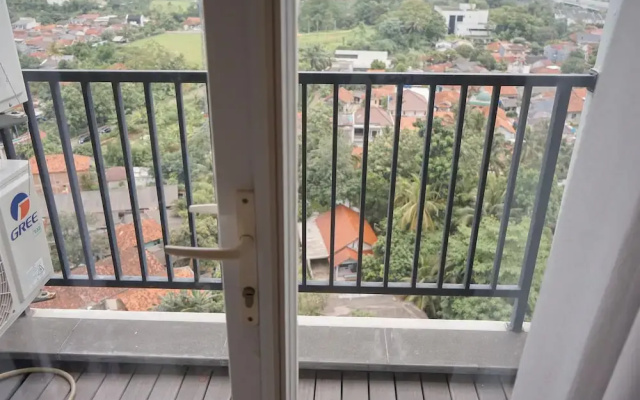 Nice and Cozy 2BR at Parkland Avenue Apartment