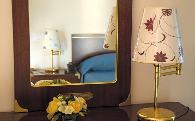 La Vista Postcard Hotel