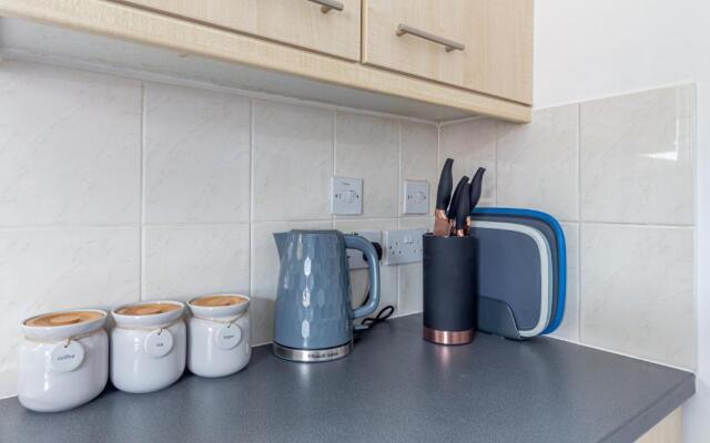 Studio Apartment in Worcester City Centre!