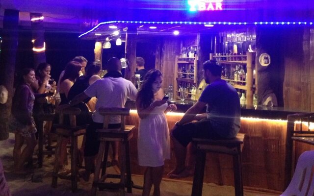 Bamboo House Beach Lodge & Restaurant