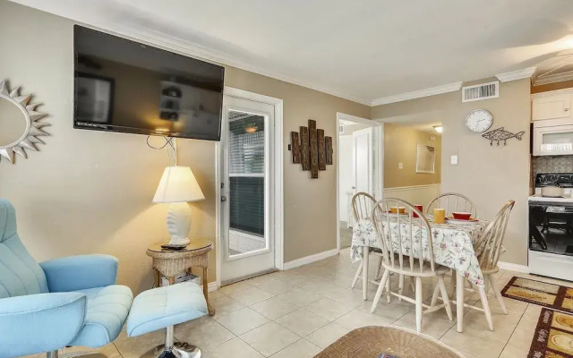 Seascape 2201 - 2 Br Condo