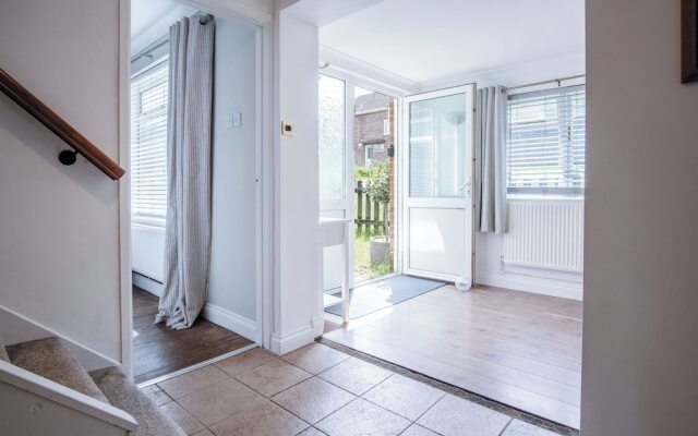 Sunderland Avenue - 2 Bedroom - Pembroke Dock