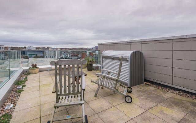 2 Bedroom Penthouse with Parking